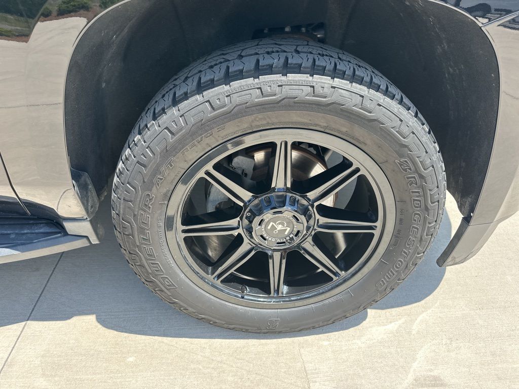 2018 Black Chevrolet Suburban LT RWD SUV