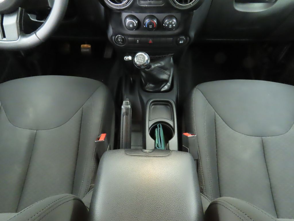 2016 Jeep Wrangler Unlimited Sport 15