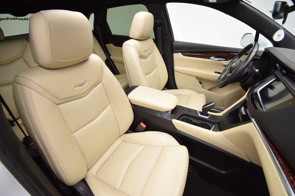 used 2018 Cadillac XT5 car, priced at $17,500