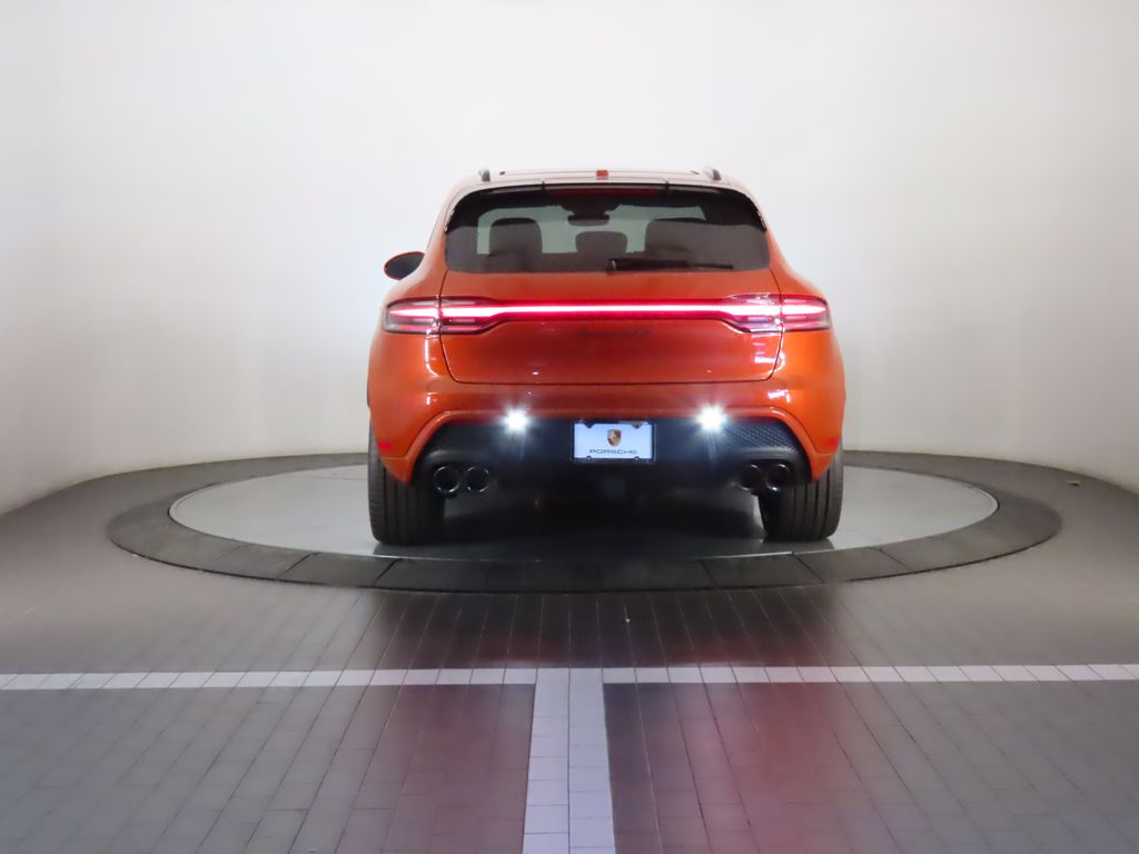 Thumbnail: 2025 Porsche Macan - 6