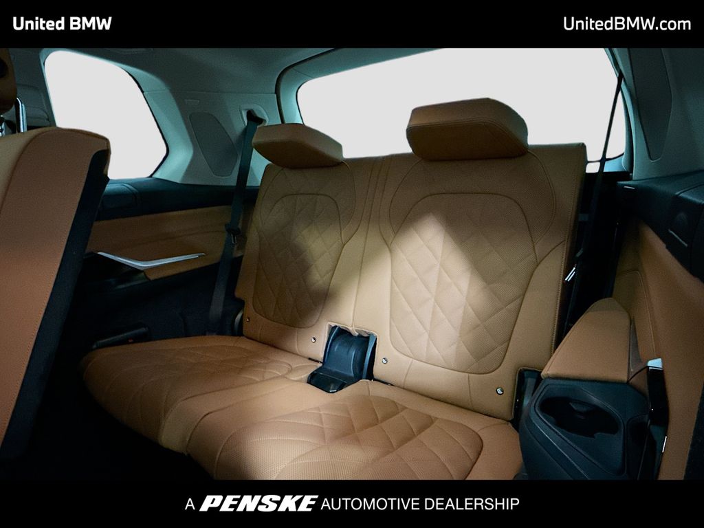 Thumbnail: 2025 BMW X7 - 14