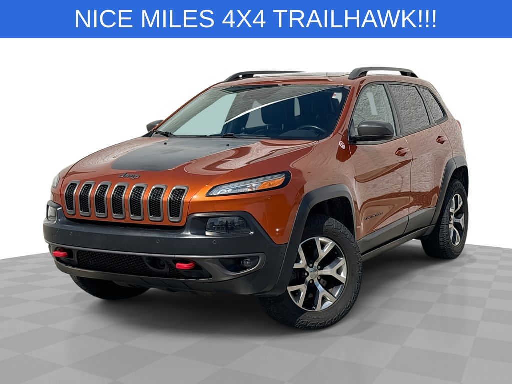 Orange (Mango Tango Pearlcoat) 2016 Jeep Cherokee Trailhawk 4WD SUV / Crossover Four-Wheel Drive 9-Speed Automatic