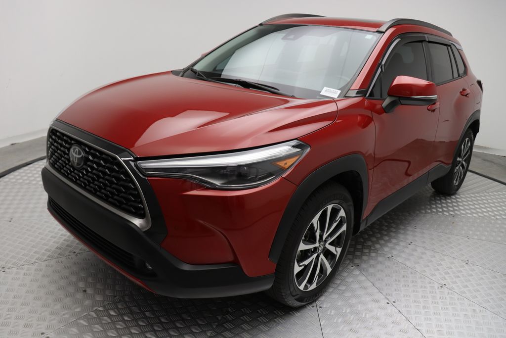 2022 Toyota Corolla Cross XLE 2