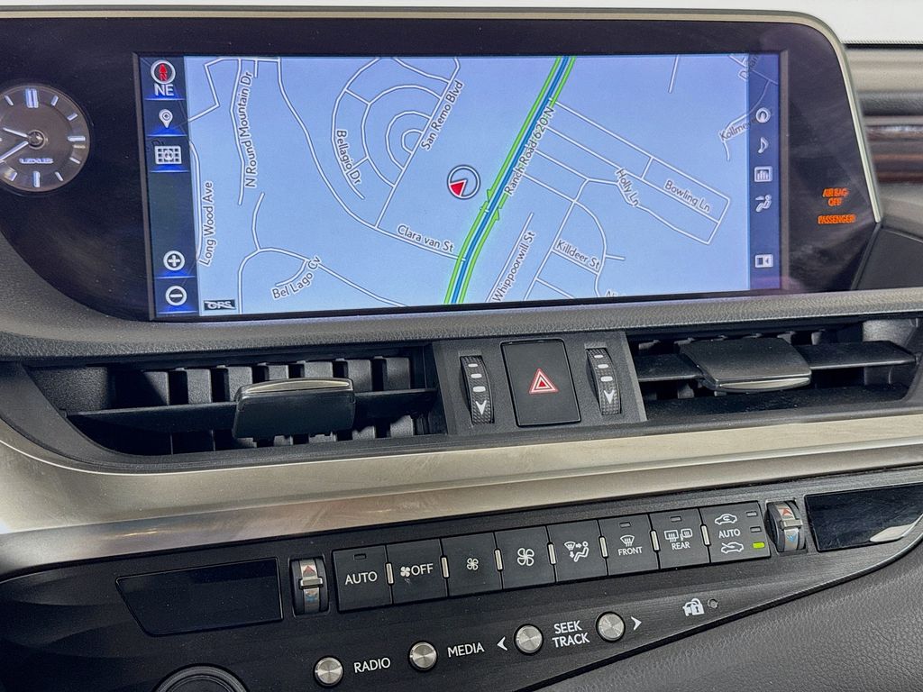 Thumbnail: 2019 Lexus ES - 13
