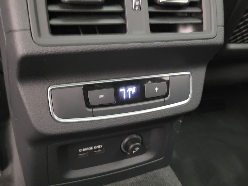 Thumbnail: 2023 Audi SQ5 - 20