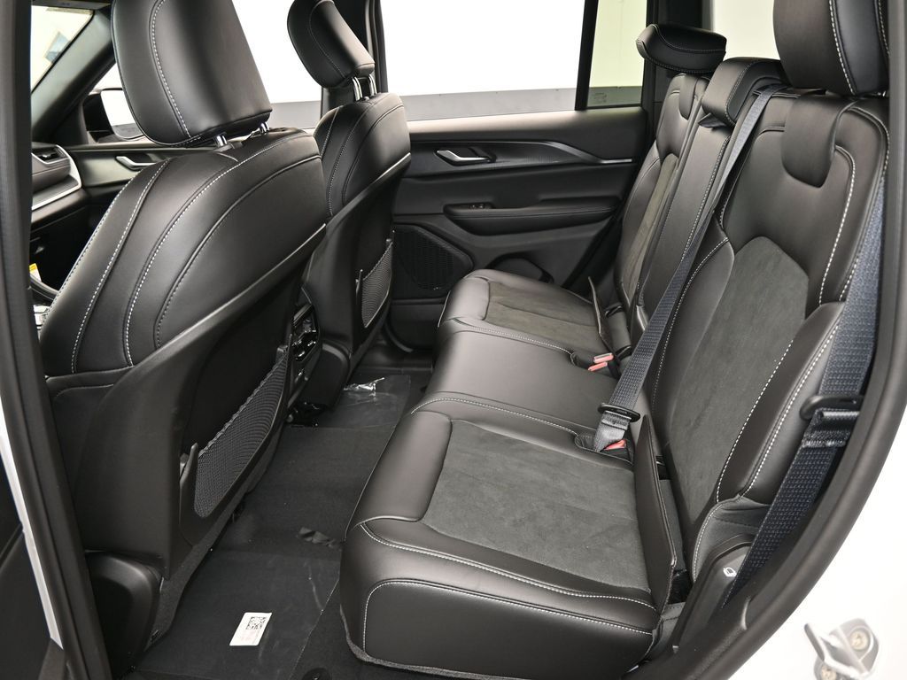 Used 2025 Bright White Clearcoat Jeep Altitude X image 28