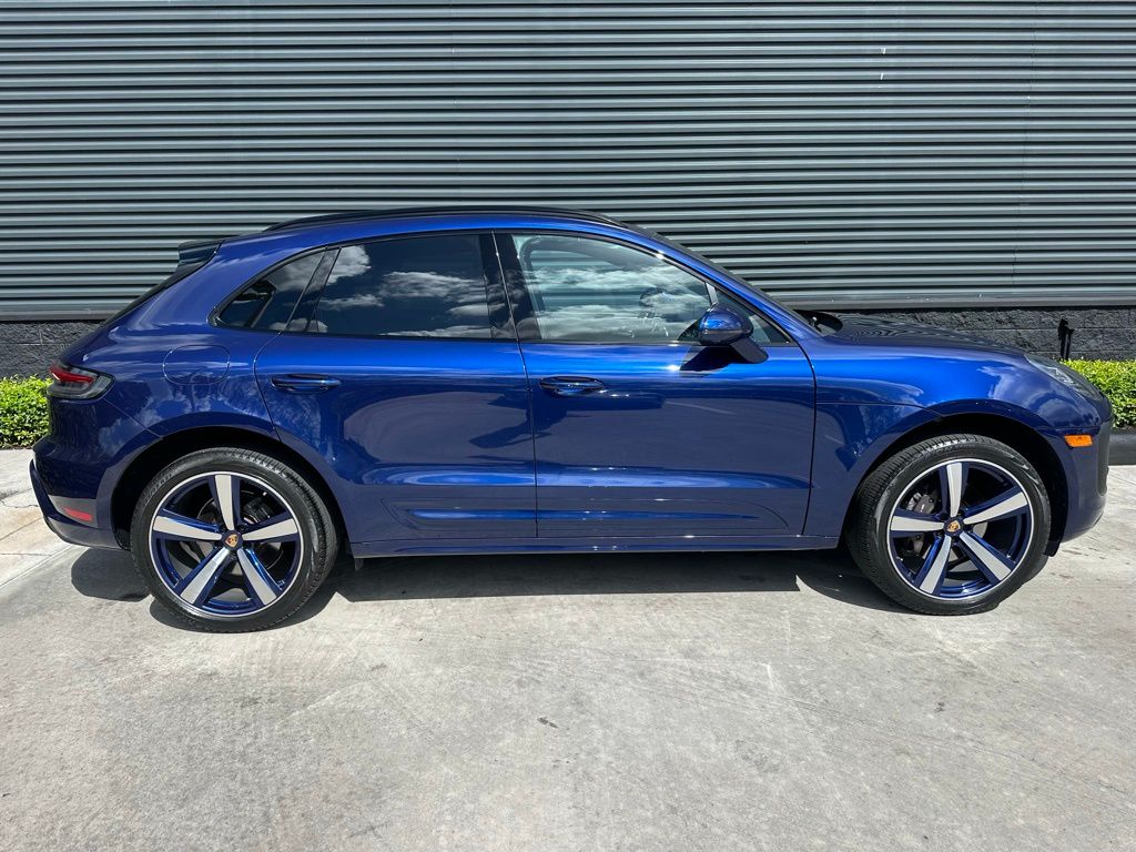 Thumbnail: 2024 Porsche Macan - 10