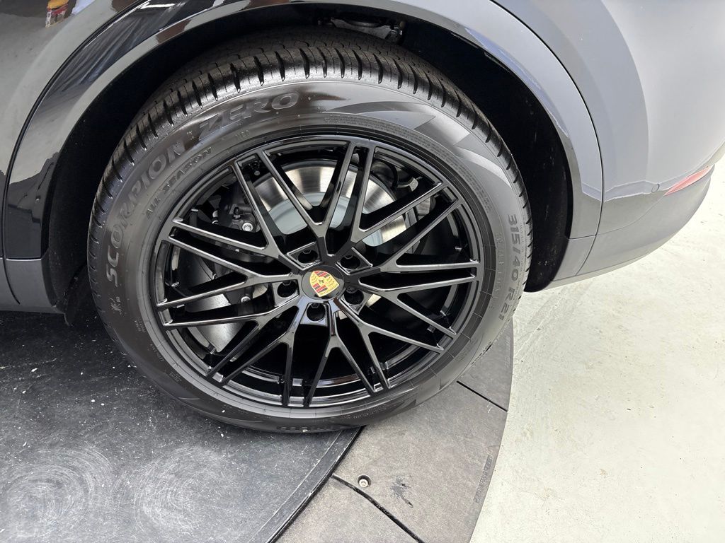 Thumbnail: 2026 Porsche Cayenne - 15