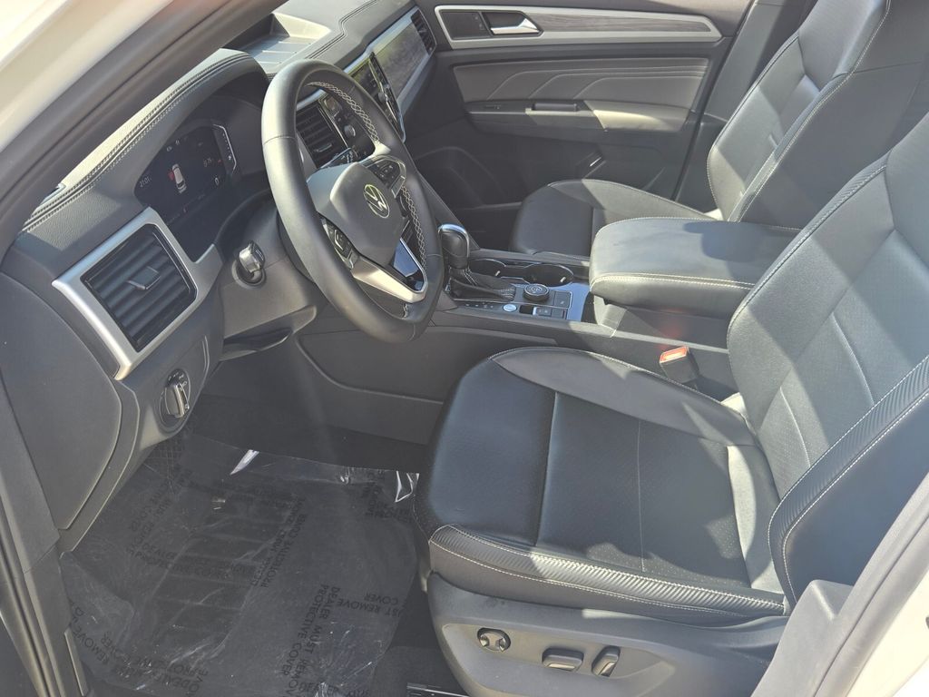 2022 Volkswagen Atlas - $24,100