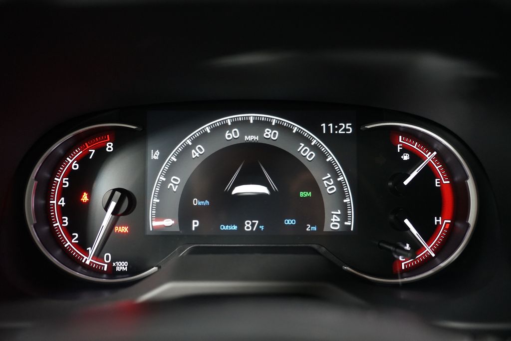 2025 Toyota RAV4 XLE 15