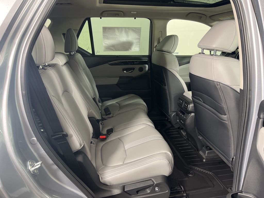 Thumbnail: 2025 Honda Pilot - 11