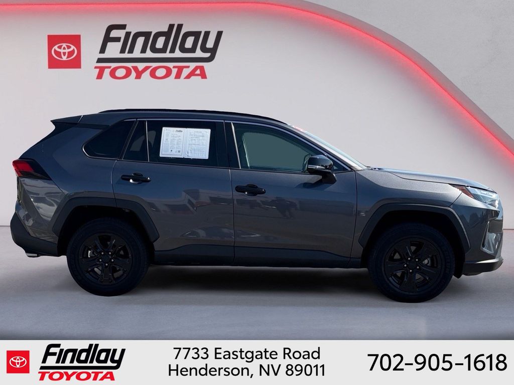 2024 Toyota RAV4 XLE - Photo 11