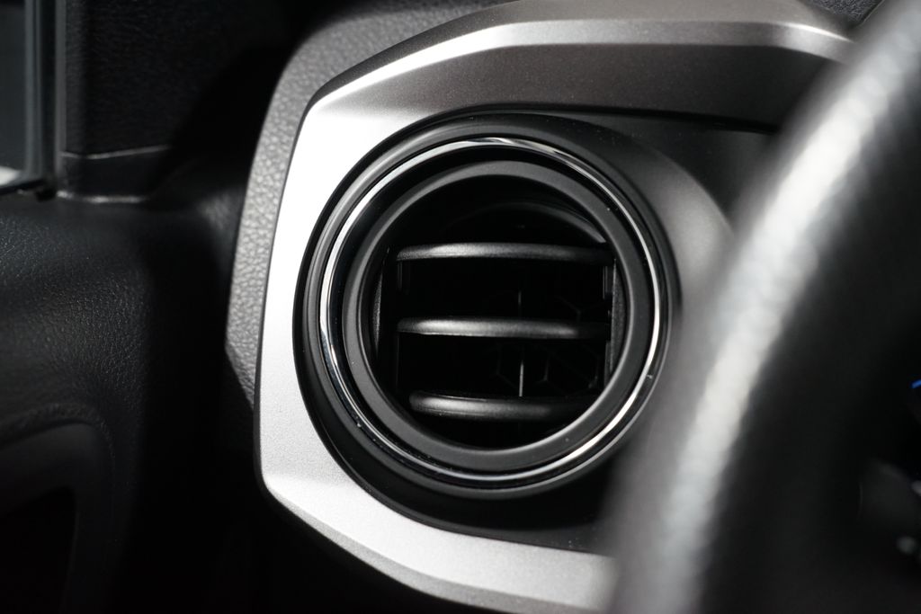 Thumbnail: 2023 Toyota Tacoma - 25