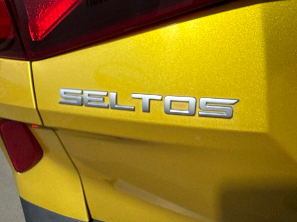 Thumbnail: 2022 Kia Seltos - 24