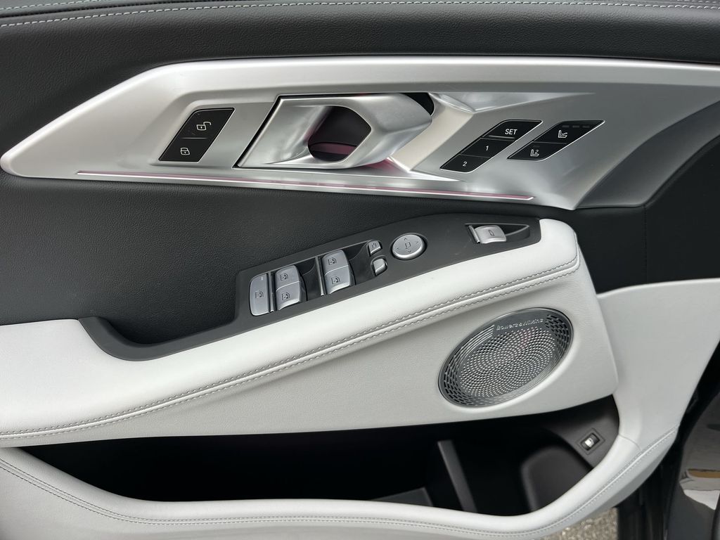 Thumbnail: 2026 BMW XM - 13