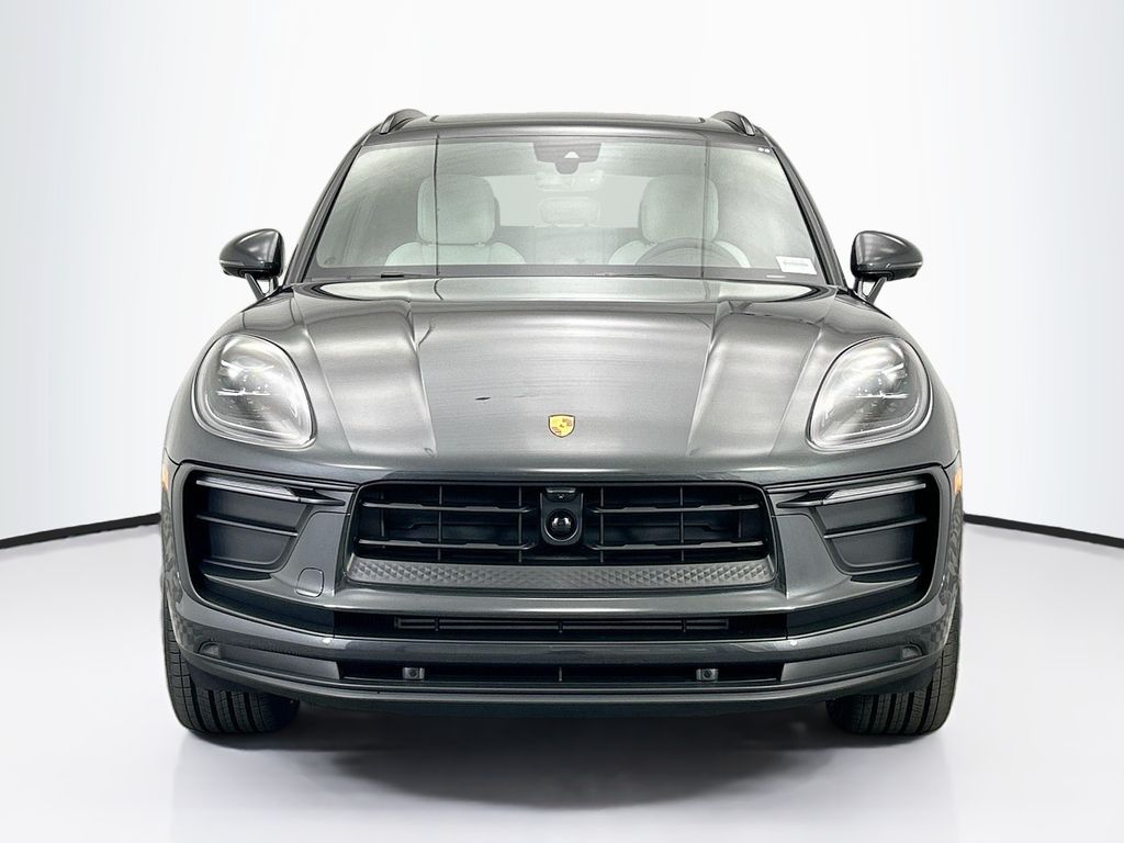 Thumbnail: 2026 Porsche Macan - 10