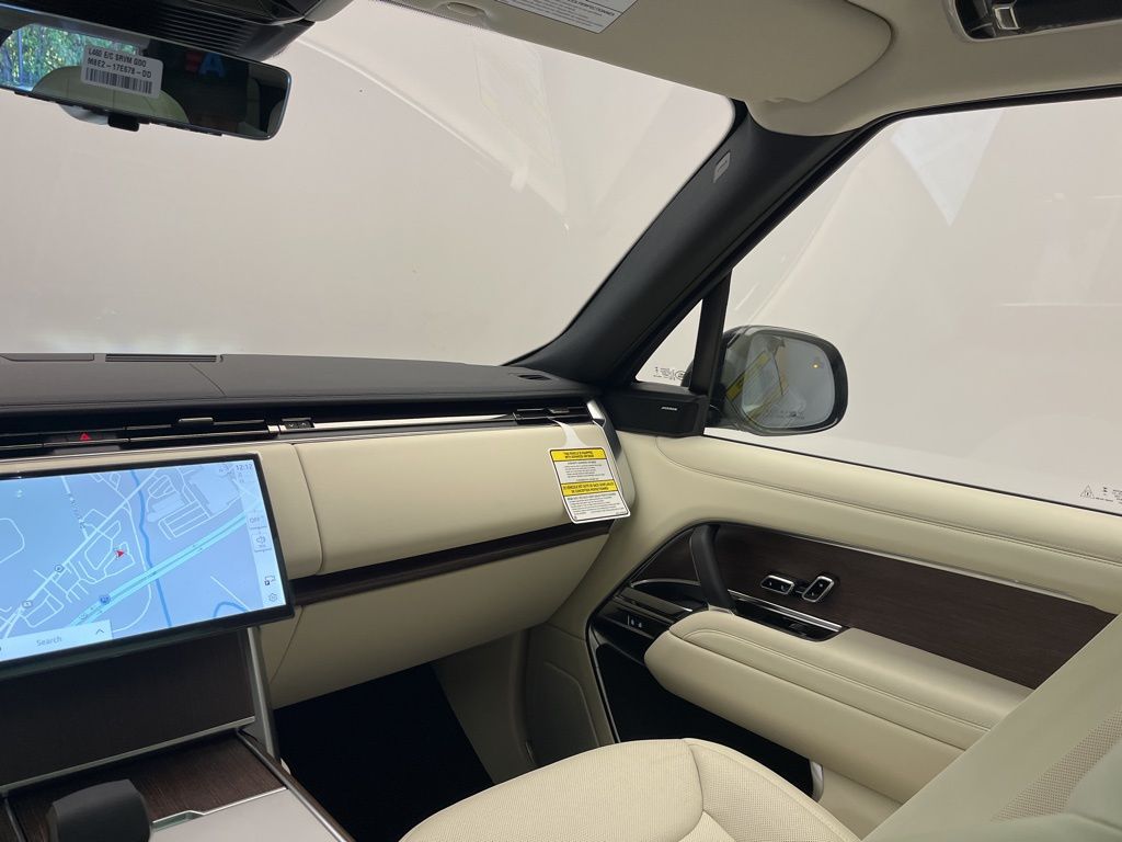 Thumbnail: 2025 Land Rover Range Rover - 27