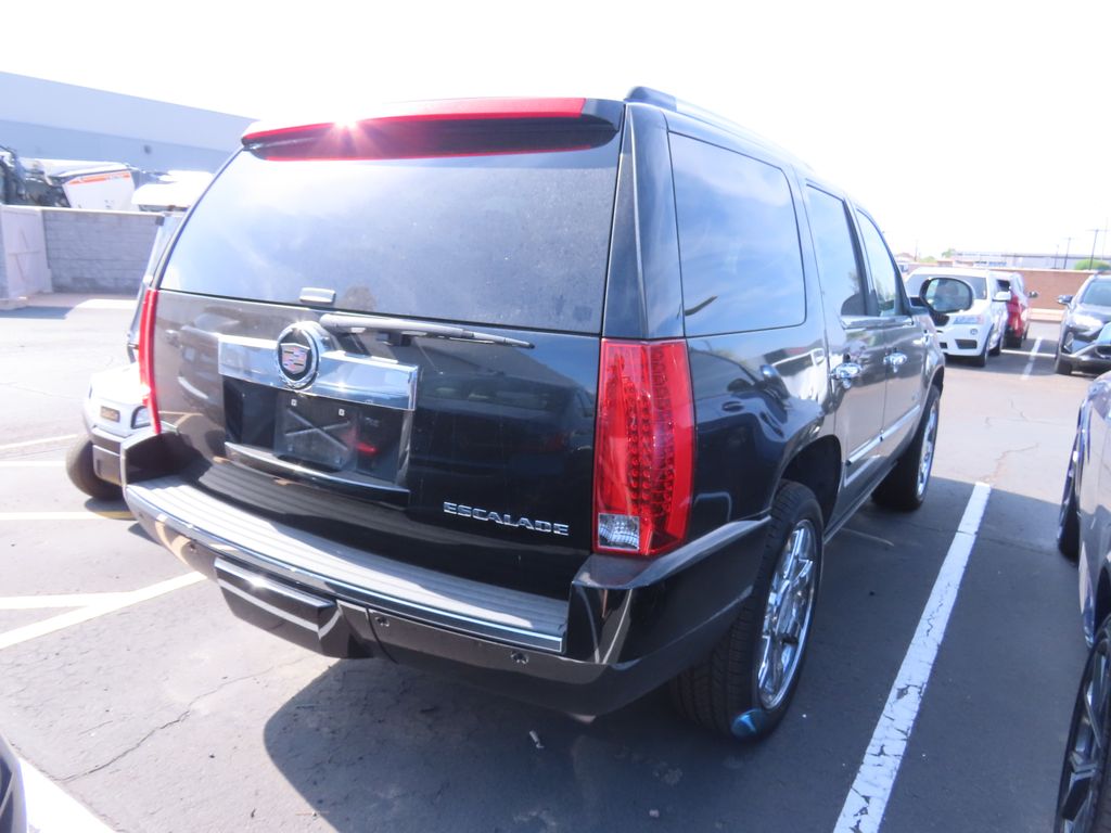 Thumbnail: 2011 Cadillac Escalade - 3