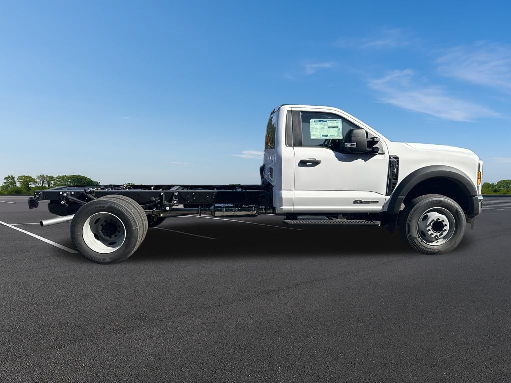 New 2025 Ford Super Duty F-600 Chassis Regular Cab (DRW) 169" Wheelbase XL