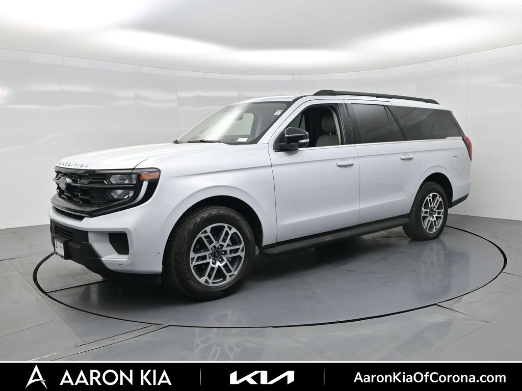 Space Silver Metallic 2025 Ford Expedition SUV / Crossover Four-Wheel Drive Automatic