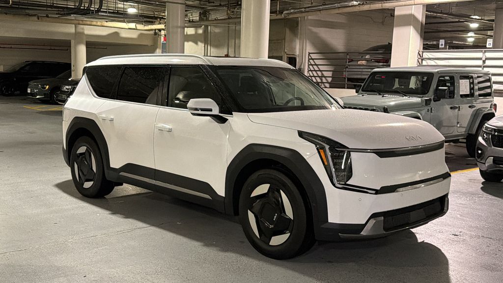 White Pearl 2026 Kia EV9 SUV / Crossover All-Wheel Drive 1-Speed Automatic
