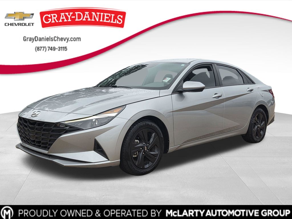 Shimmering Silver Pearl 2023 Hyundai Elantra Sedan Front-Wheel Drive Continuously Variable Transmission