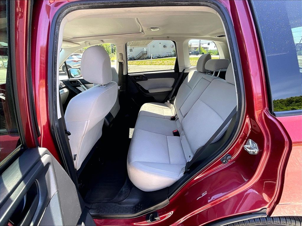 2017 Subaru Forester — photo 15