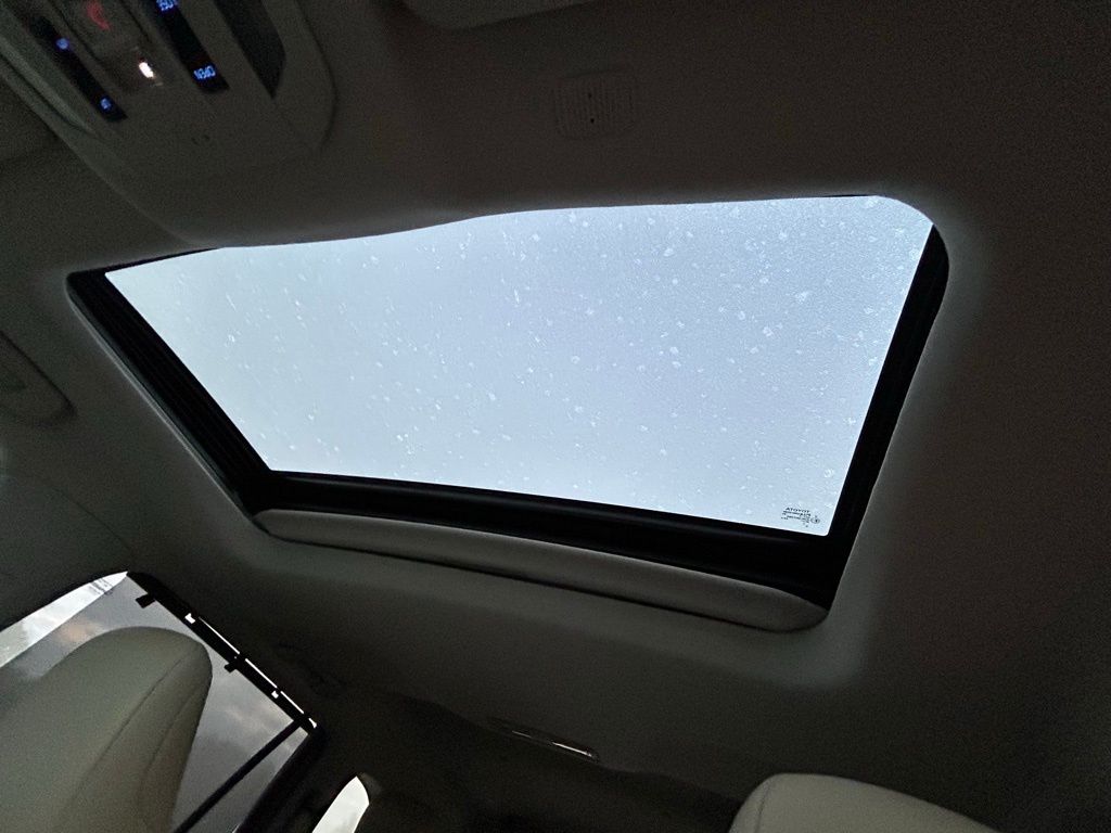 Thumbnail: 2022 Toyota Highlander - 32