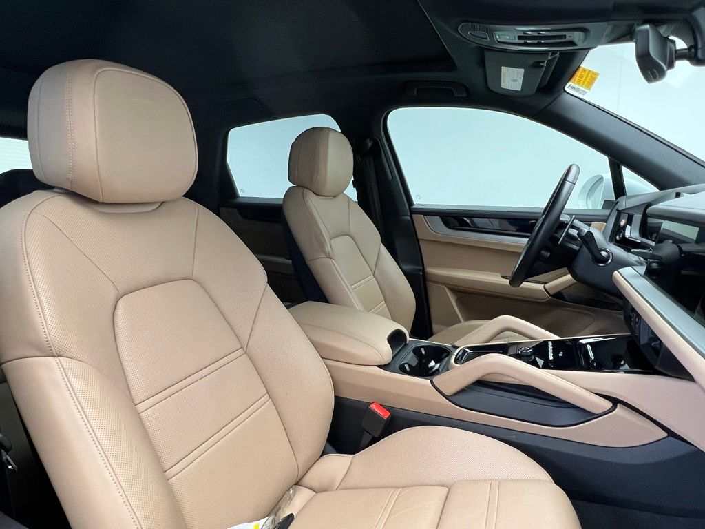 Thumbnail: 2024 Porsche Cayenne - 18