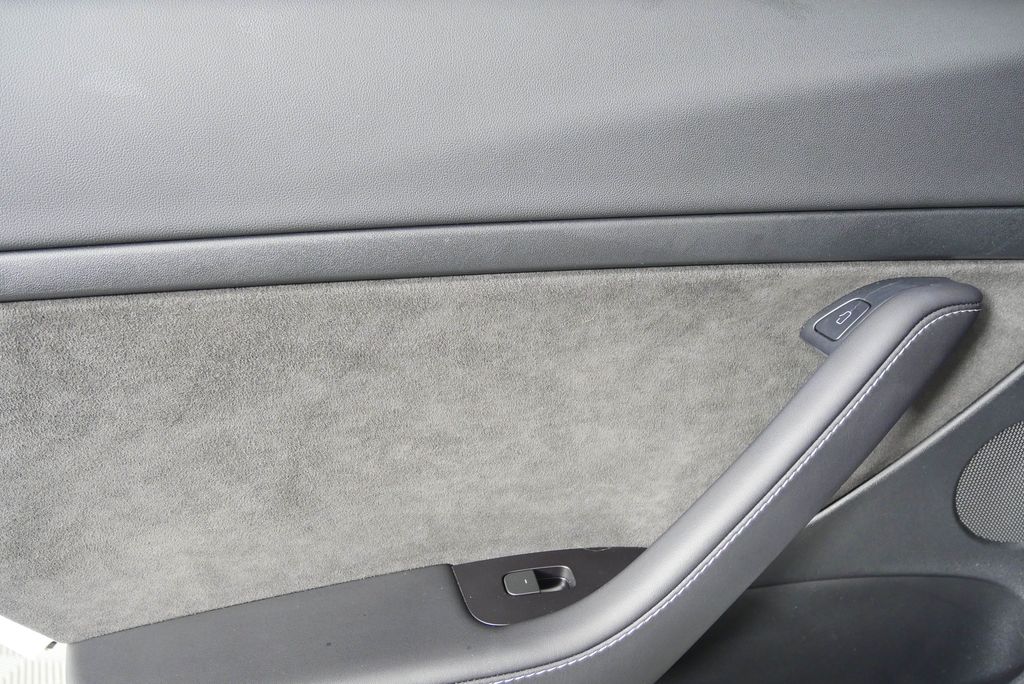 Thumbnail: 2023 Tesla Model 3 - 13