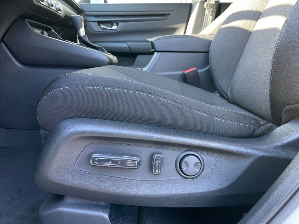 2025 Honda CR-V EX 26
