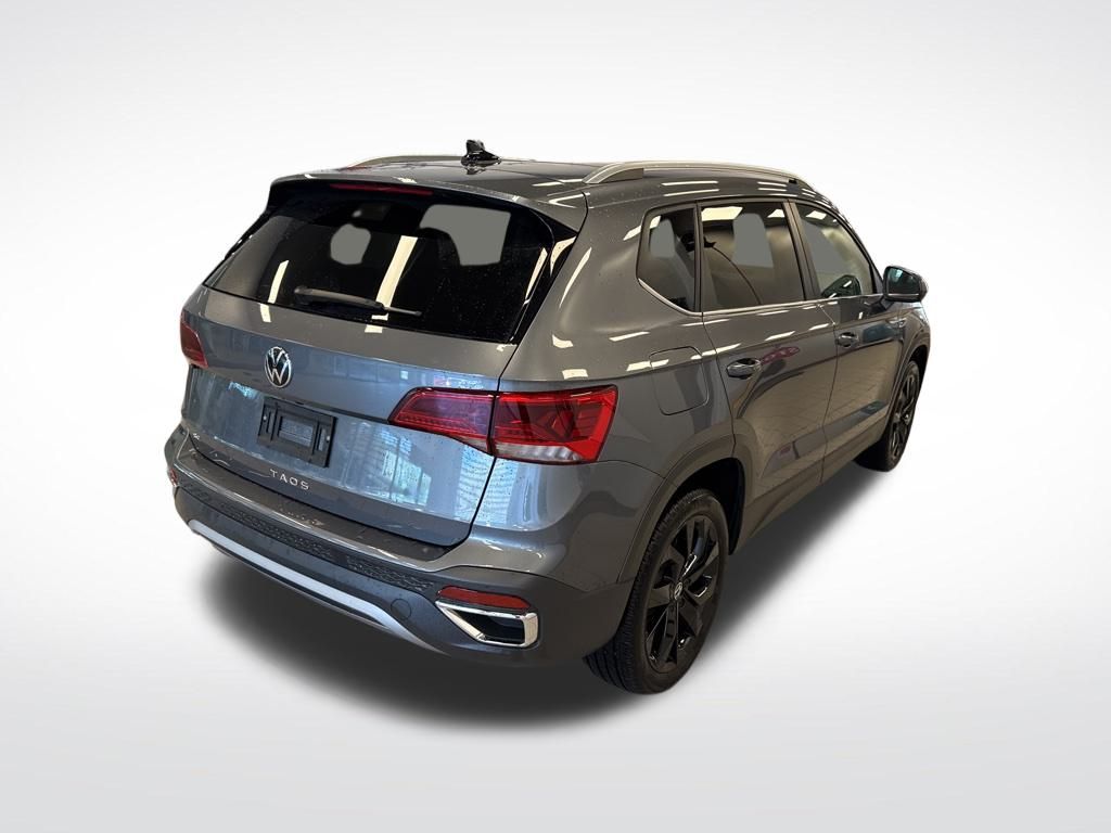 2024 Volkswagen Taos SE photo 9