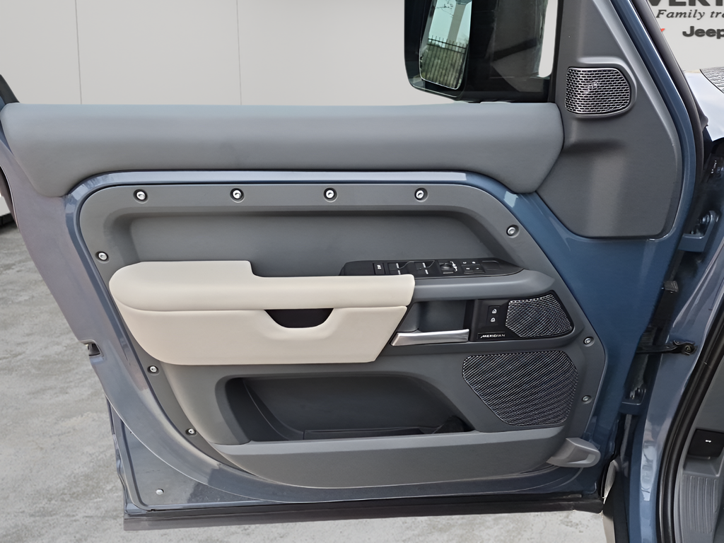 Used Car 2024 Land Rover Defender 110  X-dynamic Se For Sale Under $70,000 In Austin, Texas