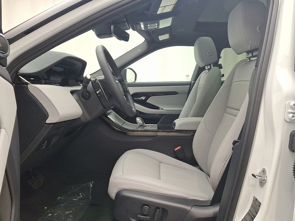 Thumbnail: 2026 Land Rover Range Rover Evoque - 8