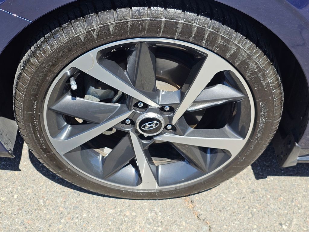 Certified Used 2022 Blue Hyundai SEL Plus image 10