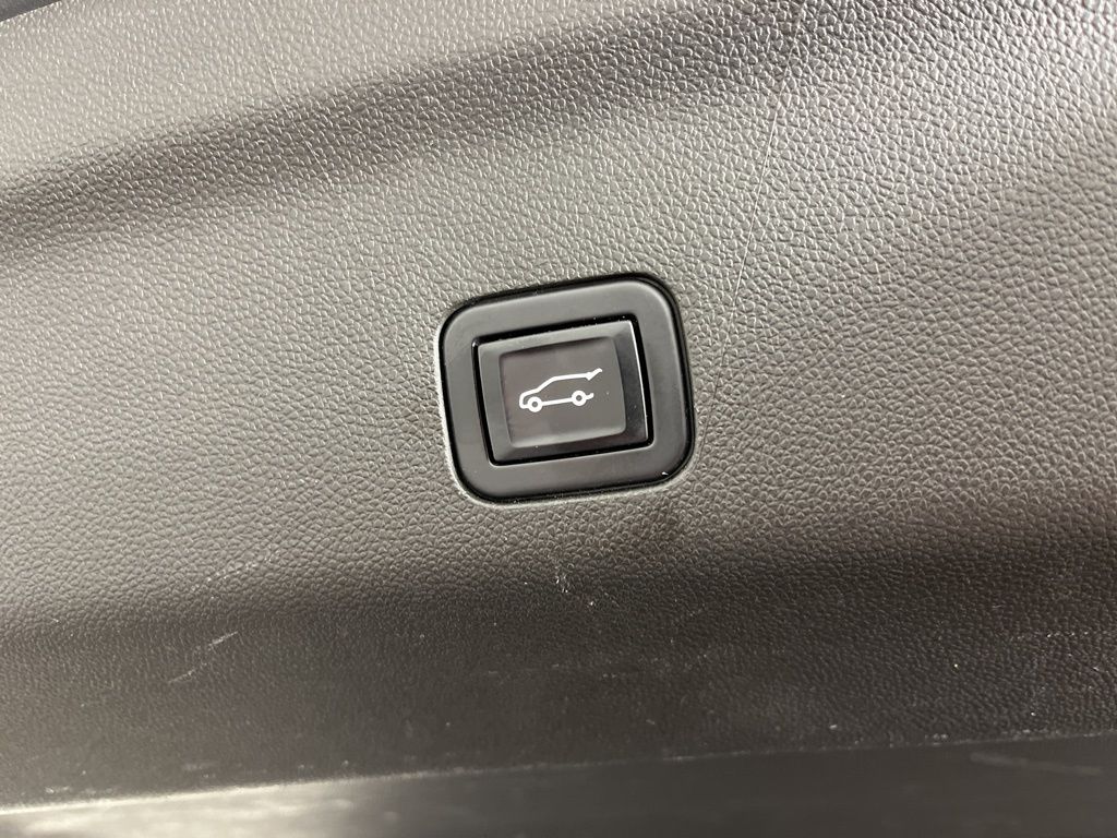 Thumbnail: 2022 Chevrolet Suburban - 13