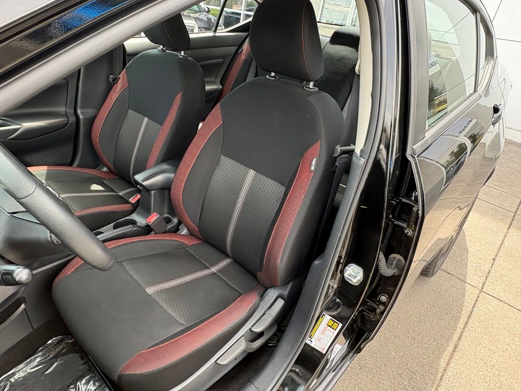 2024 Nissan Versa 1.6 SR