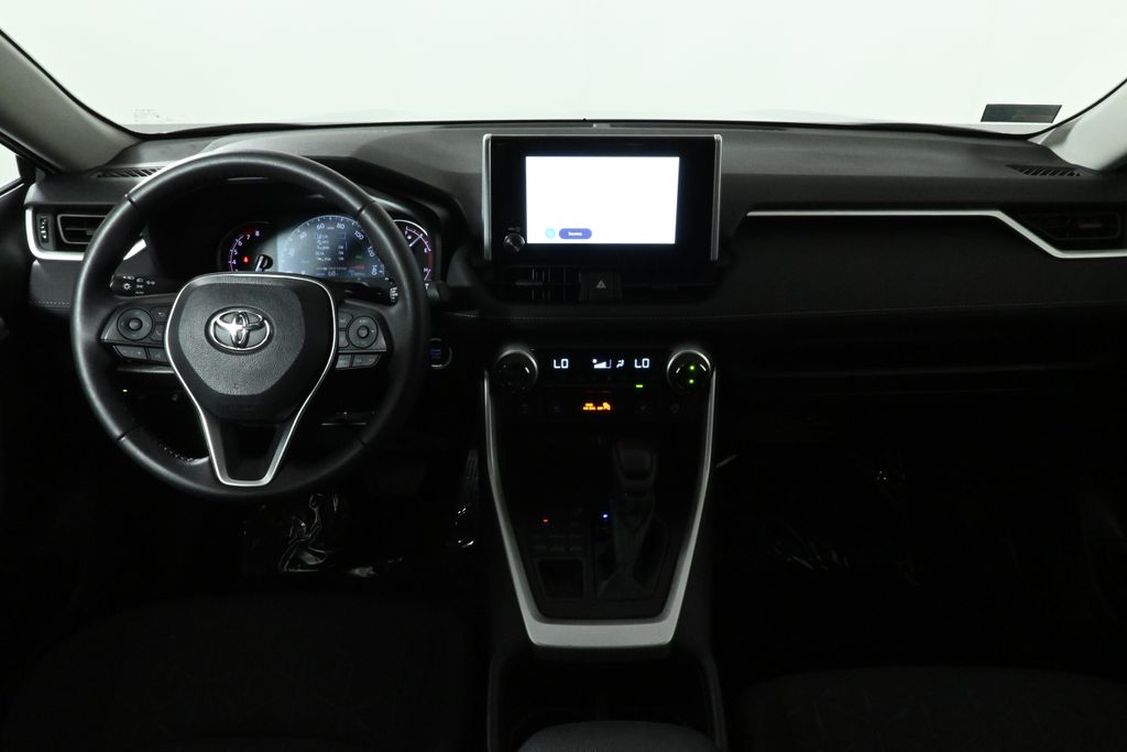 2023 Toyota RAV4 XLE 16