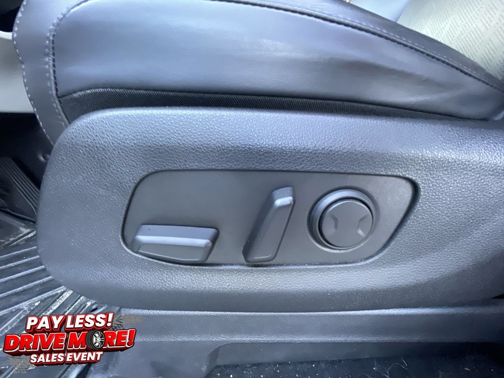 Used 2022 Kia Carnival Van