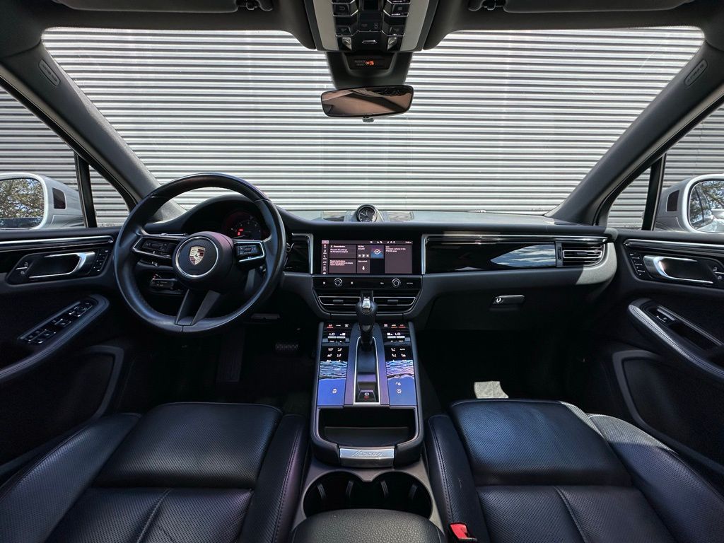 Thumbnail: 2022 Porsche Macan - 6