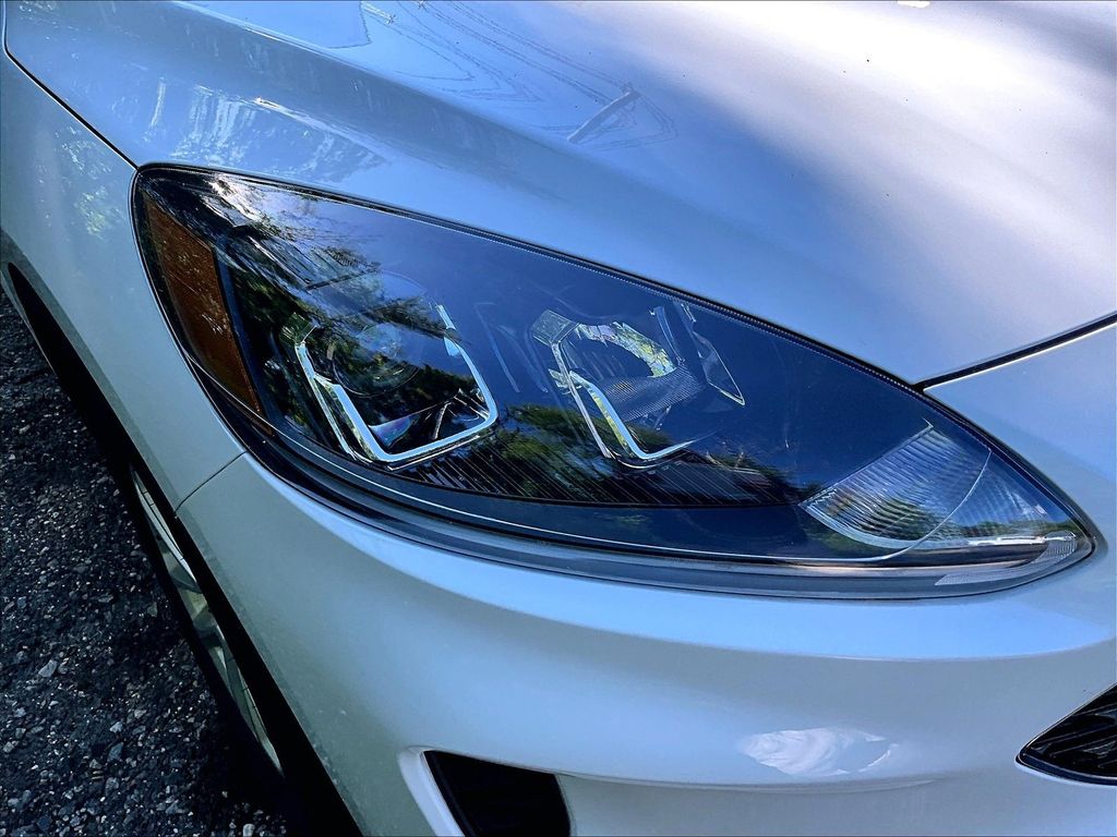 2022 Ford Escape — photo 32
