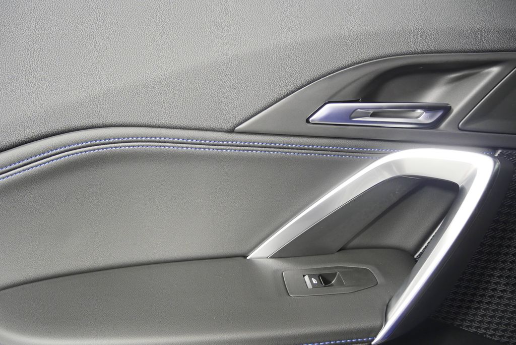 Thumbnail: 2025 BMW X1 - 13