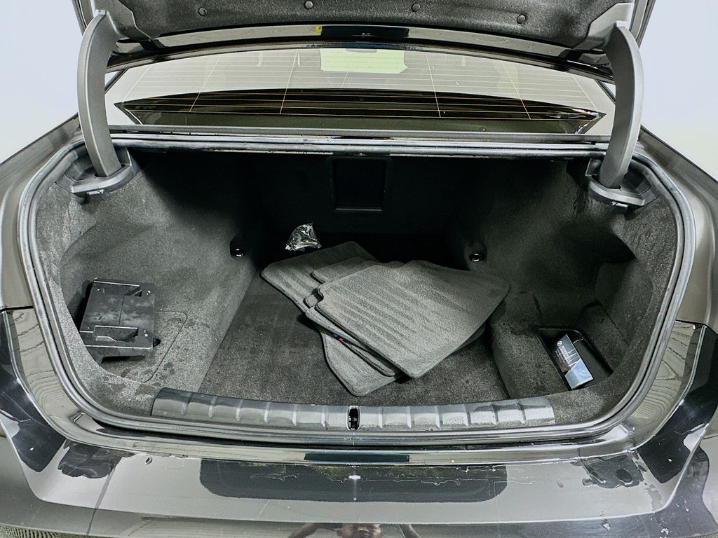 Thumbnail: 2023 BMW 7 Series - 26