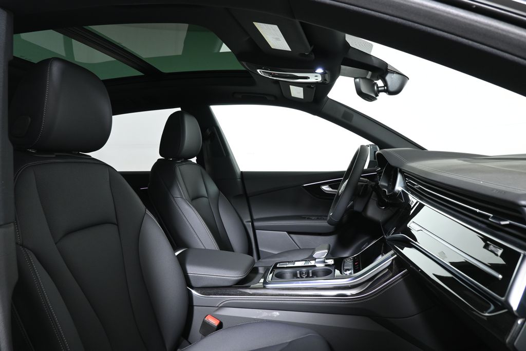 Thumbnail: 2026 Audi Q8 - 22