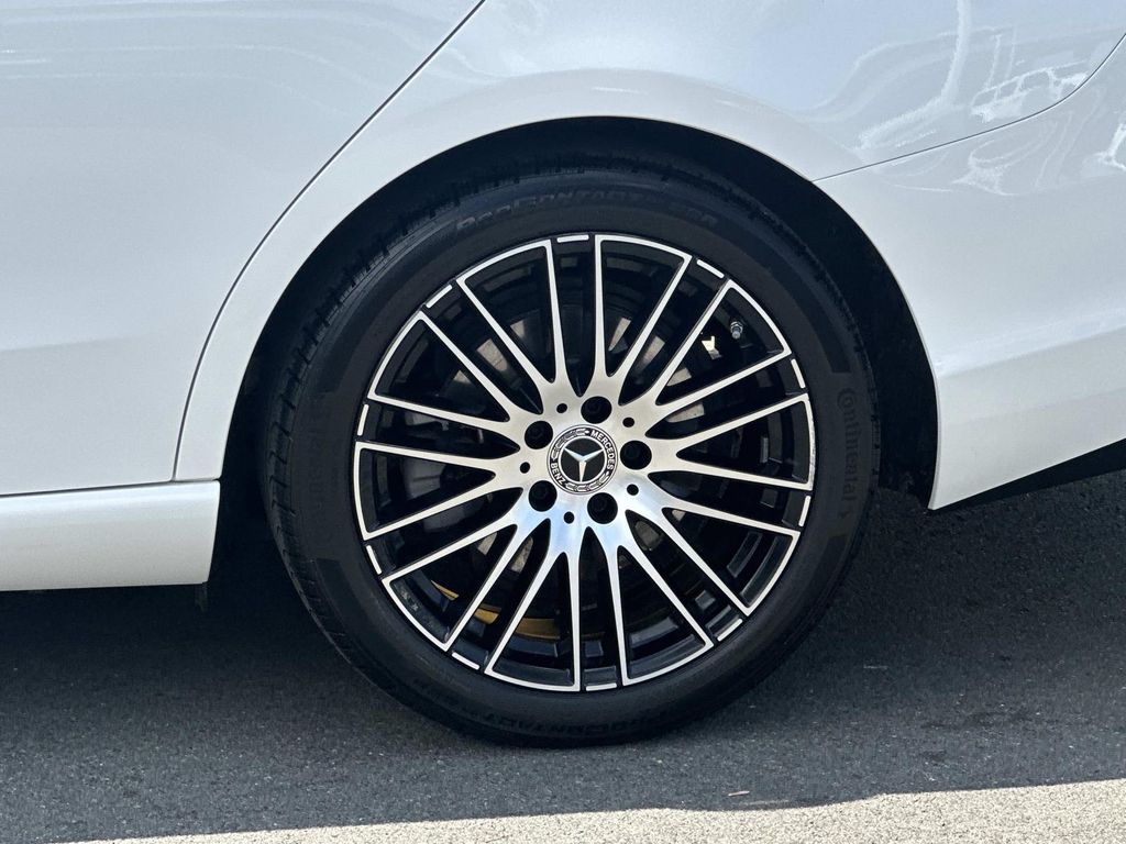 Thumbnail: 2025 Mercedes-Benz C-Class - 18