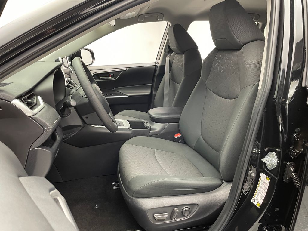2024 Toyota RAV4 XLE 13
