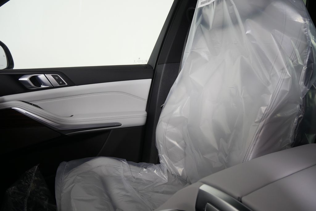 Thumbnail: 2026 BMW X5 - 22