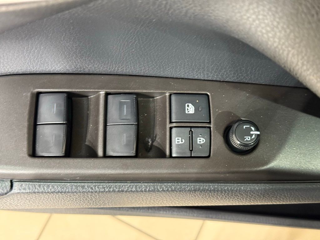 Thumbnail: 2023 Toyota Camry - 15