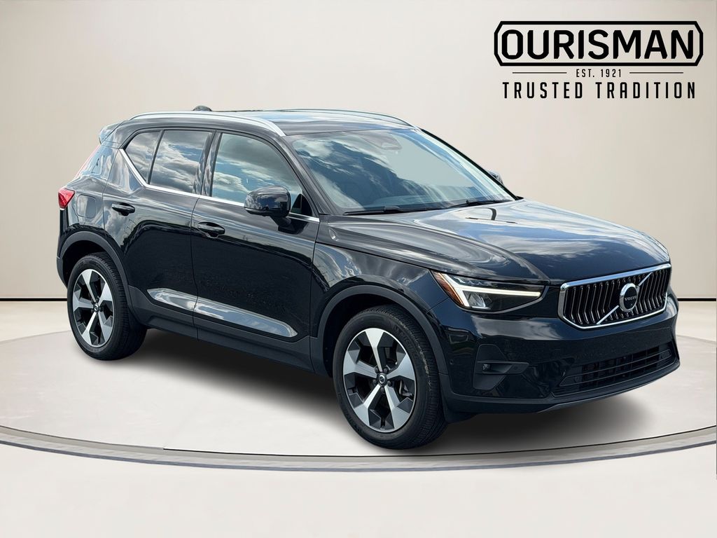 2023 Volvo XC40 B5 Plus Bright Theme AWD