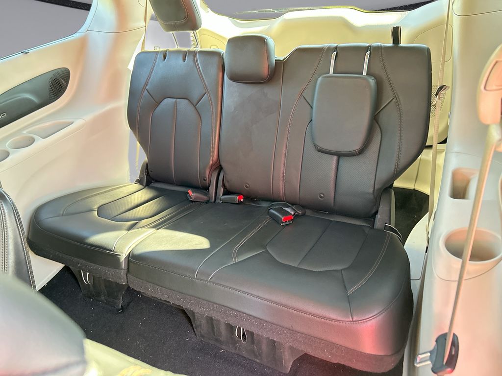 Thumbnail: 2019 Chrysler Pacifica - 23